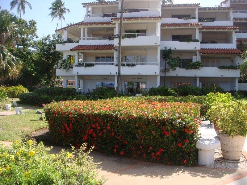 Glitter Bay Hotel Porters Bagian luar foto