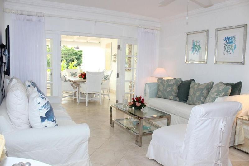 Glitter Bay Hotel Porters Bagian luar foto