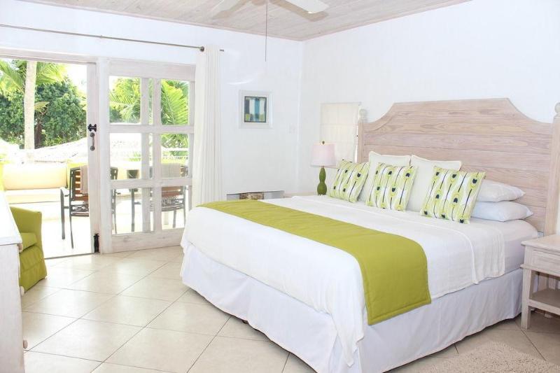 Glitter Bay Hotel Porters Bagian luar foto