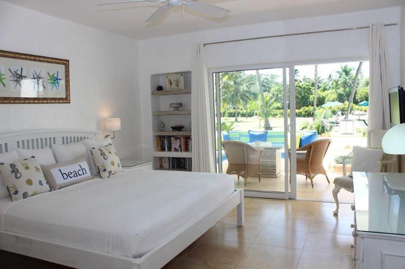 Glitter Bay Hotel Porters Bagian luar foto