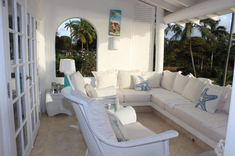 Glitter Bay Hotel Porters Bagian luar foto